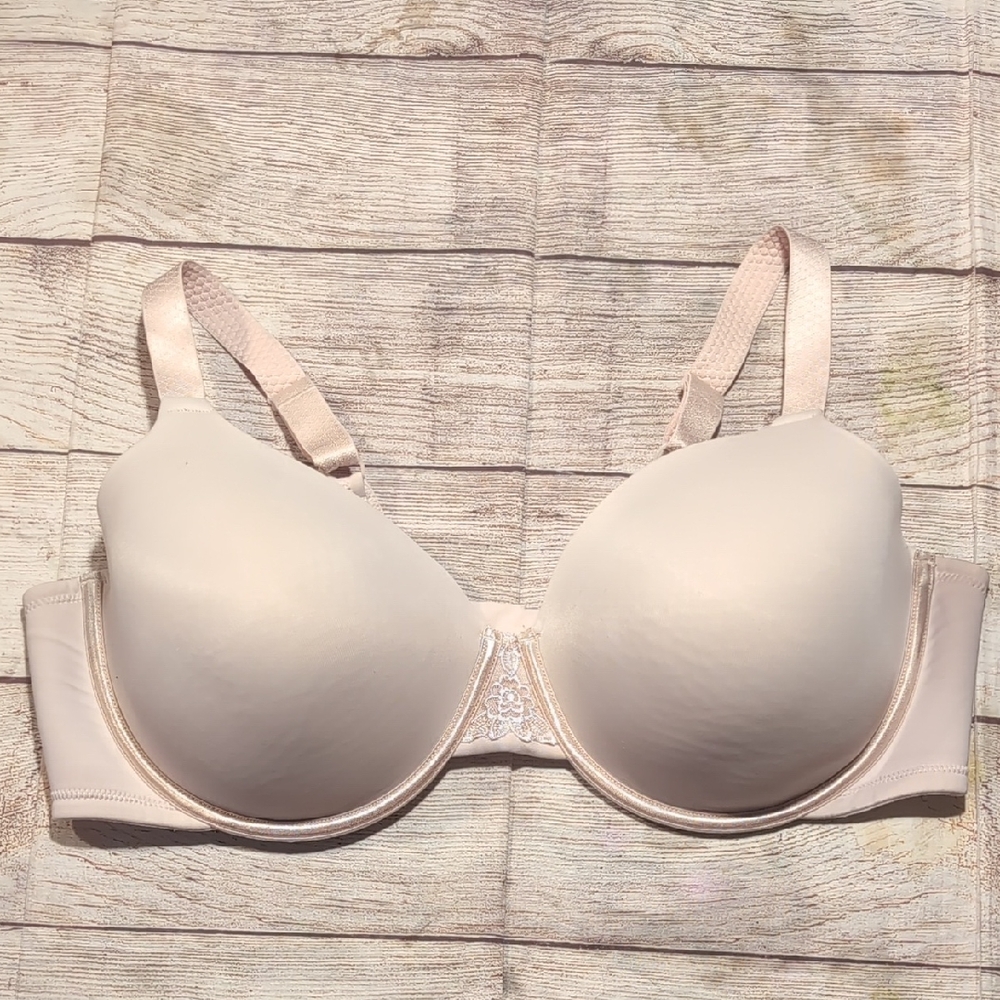 Vanity Fair Light Pink T-Shirt Bra with Molded Cups Size 42D